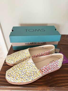 NWT- TOMS Alpargata Leather Wrap Yellow Multi Liberty Print